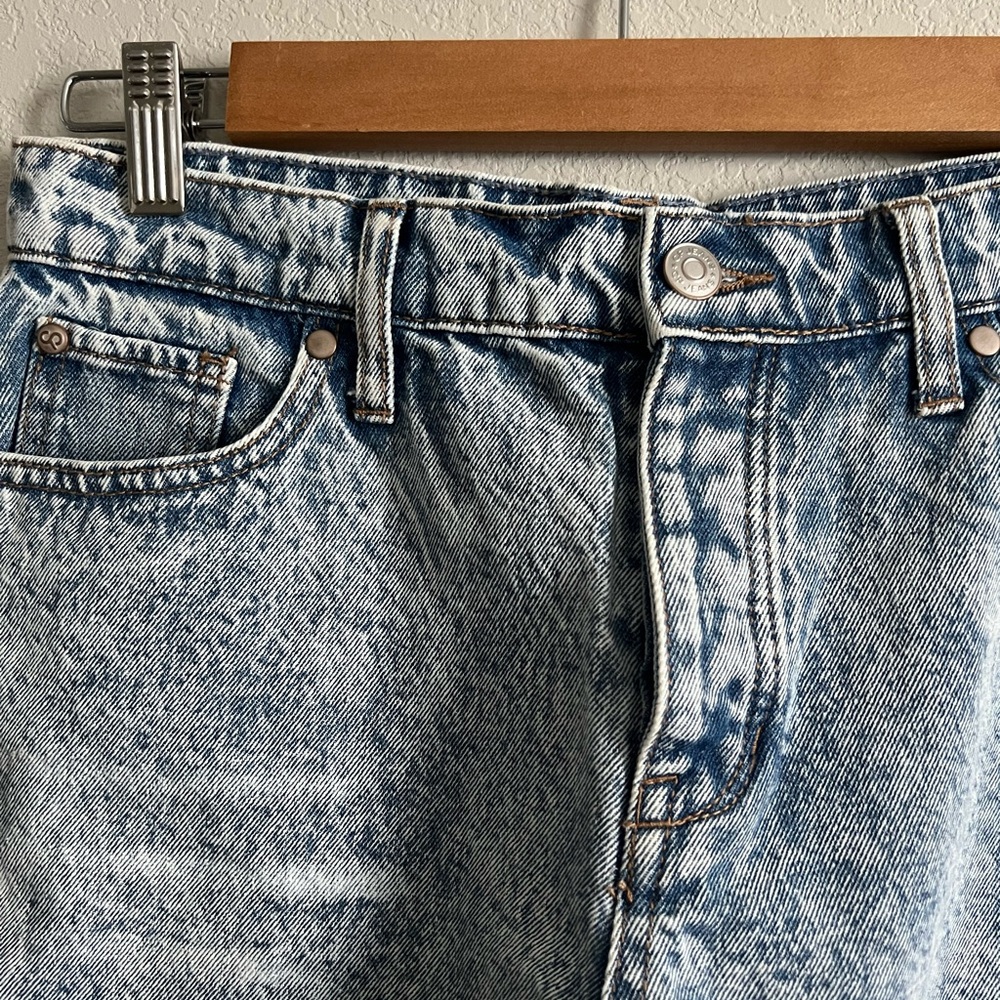High Rise Acid Wash Shorts | CPJ - Picture 2 of 3